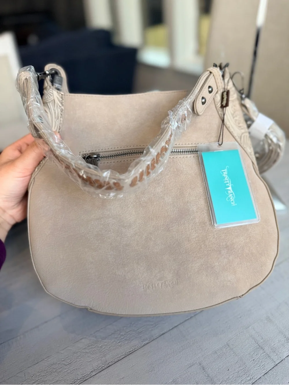 Trinity Ranch Cowhide ＆ Tooled Leather Hobo Crossbody Bag Tan